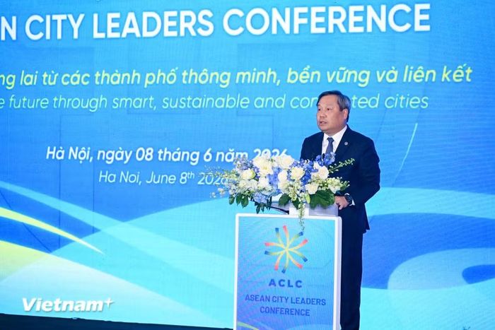 Chủ tịch Ủy ban Nhân dân thành phố Hà Nội Vũ Đại Thắng nhấn mạnh, tương lai của ASEAN sẽ được kiến tạo từ chính các đô thị - nơi hội tụ nguồn lực, tri thức, công nghệ và khát vọng đổi mới. (Ảnh: Minh Sơn/Vietnam+)