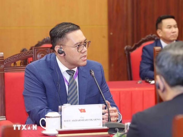 Ông Dave Akbarshah Fikarno Laksono, Trưởng ban Thông tin Truyền thông đảng Golkar kiêm Phó chủ tịch Ủy ban Quốc phòng, An ninh, Đối ngoại và Thông tin tình báo, Hạ viện Indonesia phát biểu. (Ảnh: Phương Hoa/TTXVN)