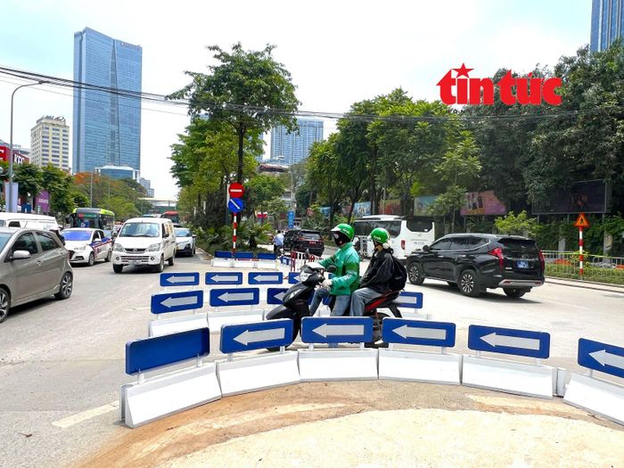 Từ ngày 7/6, cấm xe ô tô quay đầu tại điểm mở dải phân cách trên đường Nguyễn Chí Thanh (đối diện cổng phụ Đài Truyền hình Việt Nam).