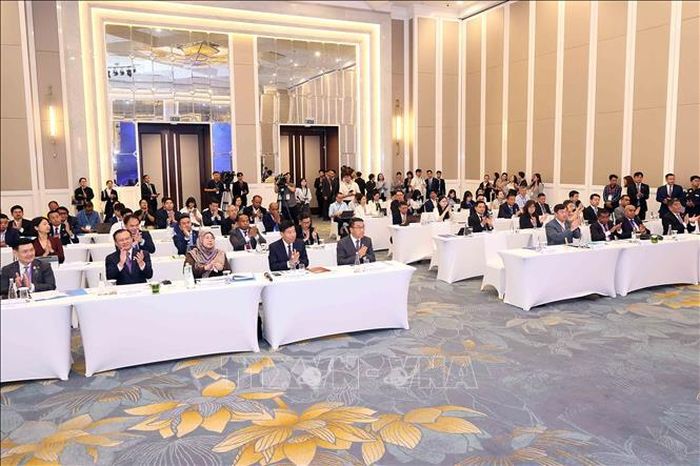 Các đại biểu tham dự cuộc tọa đàm. Ảnh: An Đăng/TTXVN