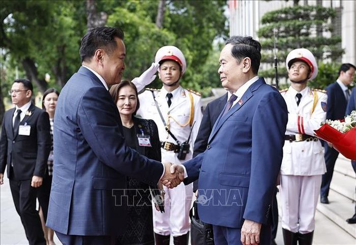 Chủ tịch Quốc hội Trần Thanh Mẫn đón Thủ tướng Thái Lan Anutin Charnvirakul. Ảnh: Doãn Tấn/TTXVN.