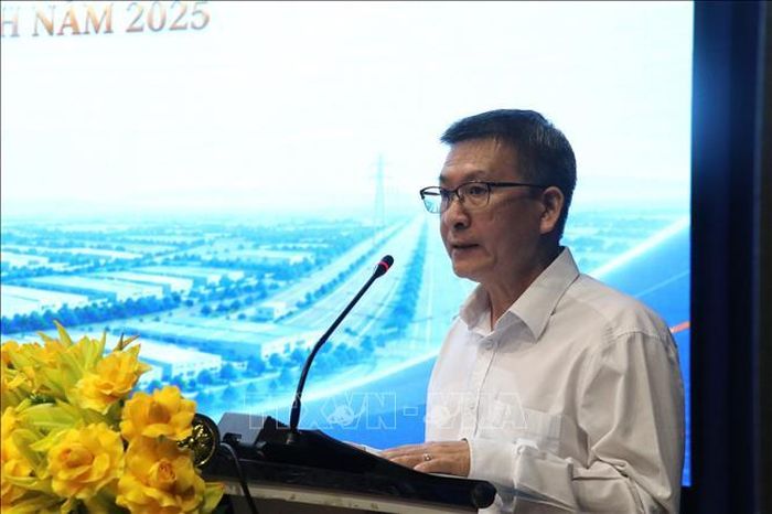 Các đại biểu trình bày tham luận về giải pháp cải thiện môi trường đầu tư, kinh doanh trên địa bàn tỉnh Tây Ninh.