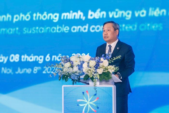 Chủ tịch UBND Thành phố Hà Nội Vũ Đại Thắng phát biểu khai mạc hội nghị.