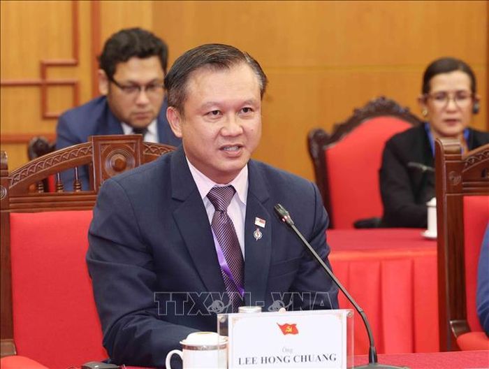 Ông Lee Hong Chuang, Đại biểu Quốc hội đại diện Đảng Hành động Nhân dân Singapore (PAP) phát biểu. Ảnh: Phương Hoa/TTXVN