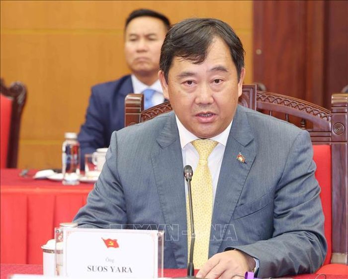Ông Sous Yara, Ủy viên Trung ương Đảng, Phó Trưởng Ban Đối ngoại, Chủ nhiệm Ủy ban Đối ngoại Quốc hội Campuchia phát biểu. Ảnh: Phương Hoa/TTXVN