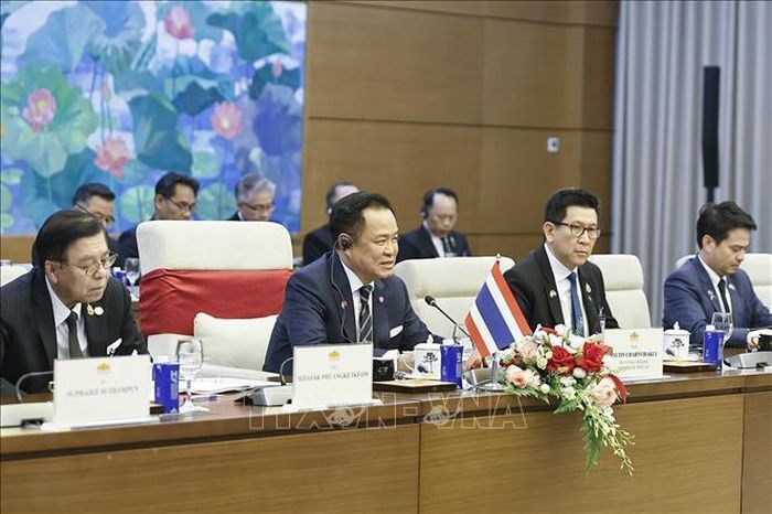 Thủ tướng Thái Lan Anutin Charnvirakul phát biểu tại cuộc hội kiến Chủ tịch Quốc hội Trần Thanh Mẫn. Ảnh: Doãn Tấn/TTXVN