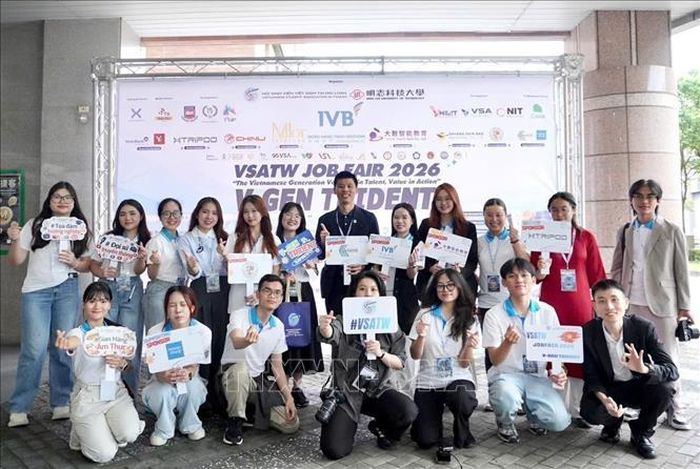 Ban Chấp hành Hội Sinh viên Việt Nam tại Đài Loan nhiệm kỳ 2024 - 2026. Ảnh: TTXVN phát