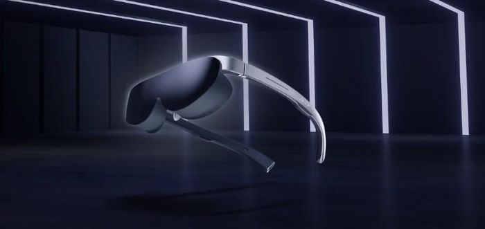 GR0 trang bị hai màn hình Micro OLED, mỗi màn độ phân giải 1920×1080, tần số quét 60Hz. Acer cho biết trải nghiệm tương đương xem màn hình 172 inch từ khoảng cách 6 mét, với độ phủ màu 95% DCI-P3 và tỷ lệ tương phản lên đến 50.000:1. Kính hỗ trợ cả nội dung 2D lẫn 3D, linh hoạt cho mọi loại nội dung từ phim, game đến làm việc.