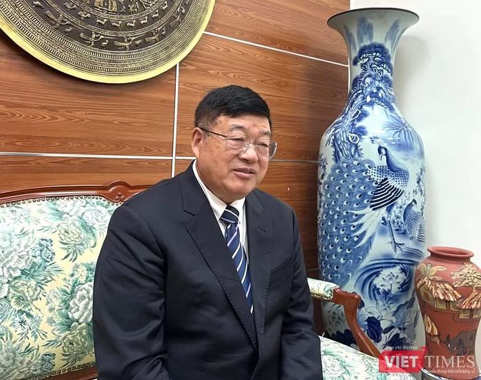 GS Liu Bao Yan trao đổi với VietTimes bên lề hội thảo ứng dụng AI trong YHCT
