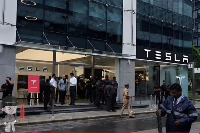 Một showroom của Tesla tại thủ đô New Delhi. Ảnh: Sina.