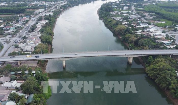 Cầu Thủ Biên kết nối thành phố Đồng Nai với Thành phố Hồ Chí Minh, tới đây đường Vành đai 4 sẽ nối với cầu này. Ảnh: Công Phong - TTXVN