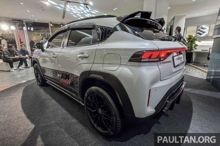 Một số thay đổi ở phía sau của Suzuki Fronx Sport. Ảnh: Paultan