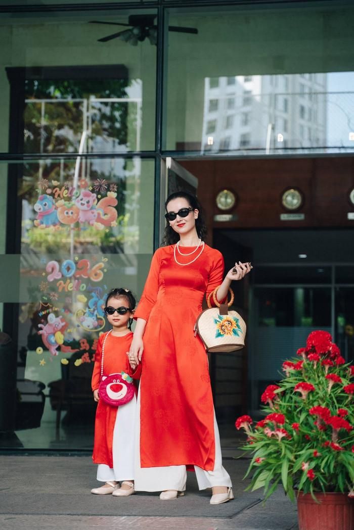 Võ Hạ Trâm hài hước báo tin mừng khi con gái hát đạt gần 10 triệu view chỉ sau thời gian ngắn.