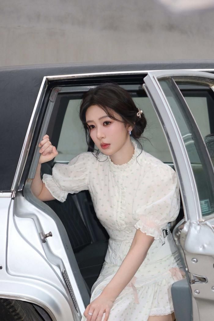 Trước đó Dương Tử từng có một thời gian làm việc chăm chỉ, liên tục xuất hiện trước công chúng. Ảnh: Weibo