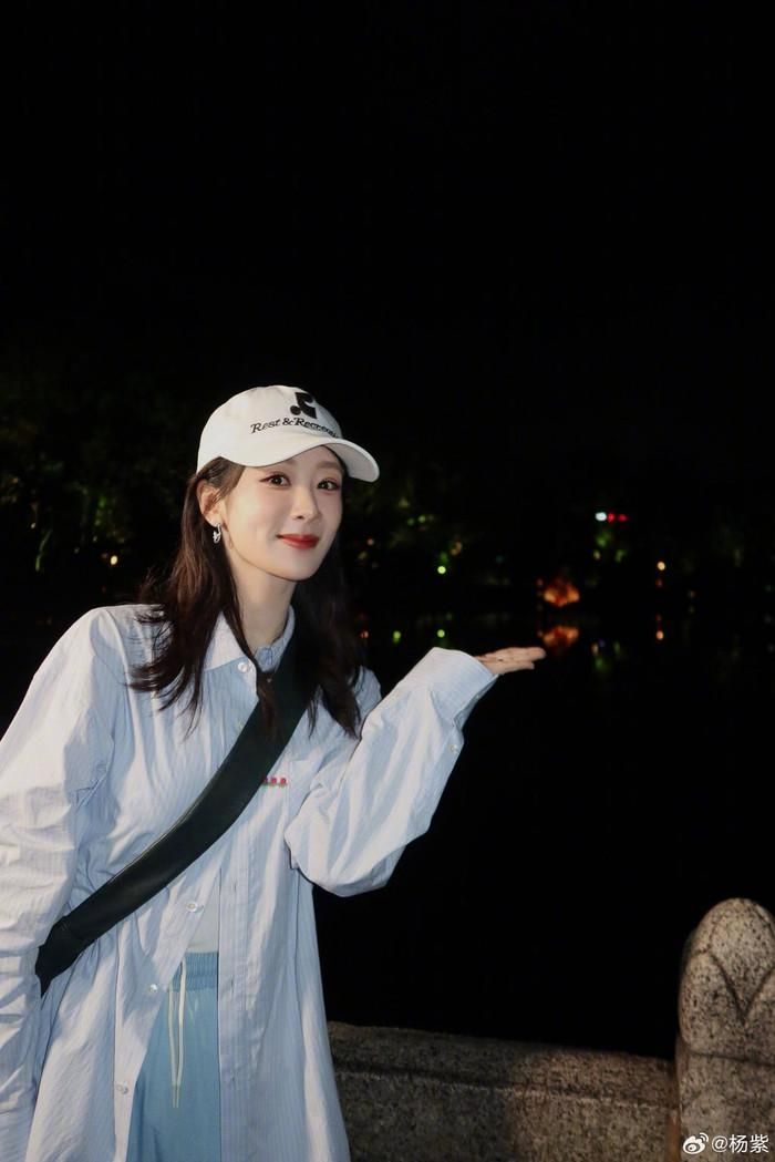 Dương Tử khá cởi mở khi chia sẻ về cuộc sống hiện tại. Ảnh: Weibo