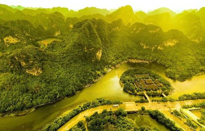 Cảnh đẹp non nước Ninh Bình.