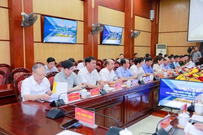 Các đại biểu tham dự hội nghị.