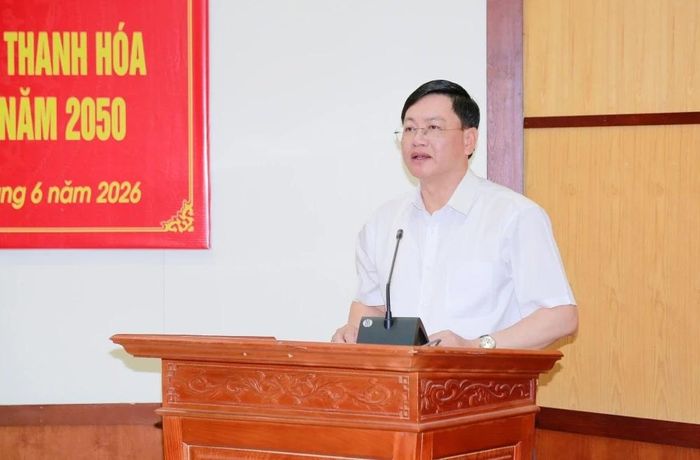 Phó Chủ tịch Thường trực UBND tỉnh Mai Xuân Liêm phát biểu tại hội nghị.