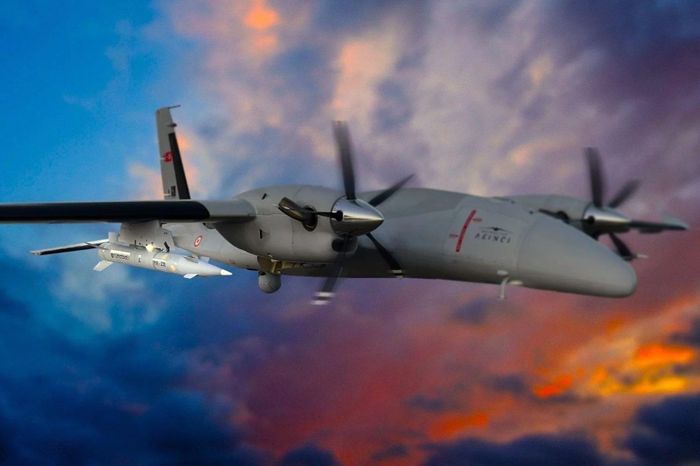 Tên lửa İHA-230 do Roketsan phát triển, được thiết kế để tích hợp trên các UAV chiến đấu như Bayraktar Akıncı và AKSUNGUR. Ảnh: Roketsan