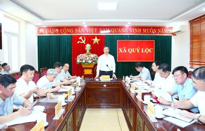 Phó Bí thư Thường trực Tỉnh ủy Nguyễn Hồng Phong làm việc với cán bộ chủ chốt xã Quý Lộc.