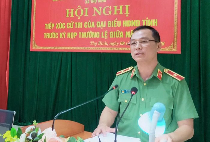 Thiếu tướng Tô Anh Dũng, Ủy viên Ban Thường vụ Tỉnh ủy, Giám đốc Công an tỉnh giải trình một số kiến nghị của cử tri.