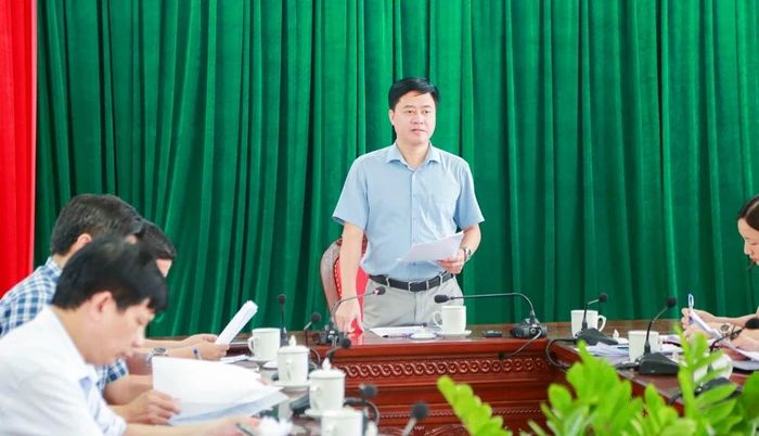 Phó Giám đốc Sở Văn hóa, Thể thao và Du lịch Nguyễn Duy Tự phát biểu tại hội nghị.