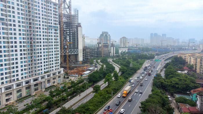 Với vị trí nằm ở phía nam của khu đô thị Ciputra, tiệm cận với Vành đai 3 - Phạm Văn Đồng, từ dự án có thể kết nối với trục Võ Chí Công, cầu Nhật Tân. Dự án cách cầu Thăng Long chỉ khoảng 2 km, cách sân bay Nội Bài hơn 20 km.