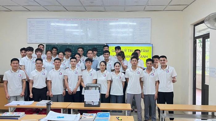 Lớp đào tạo tiếng Hàn cho lao động đi làm việc tại Hàn Quốc. Ảnh: Khoa Trường.