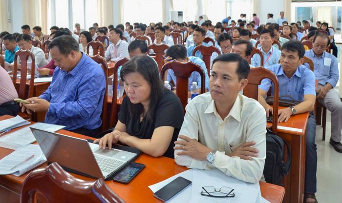Đại biểu tham dự hội nghị.