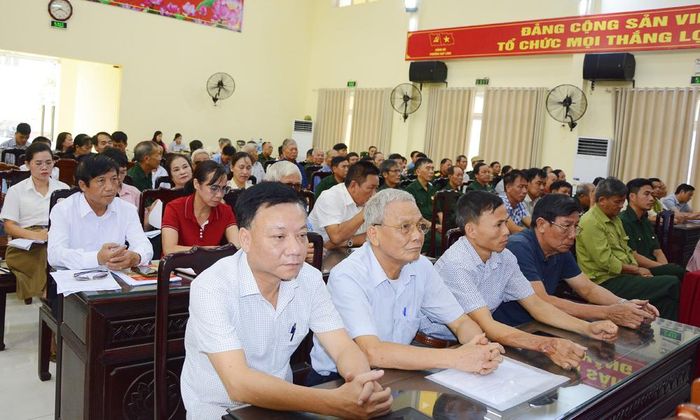  Người dân phường Hạp Lĩnh tham dự buổi đối thoại. 