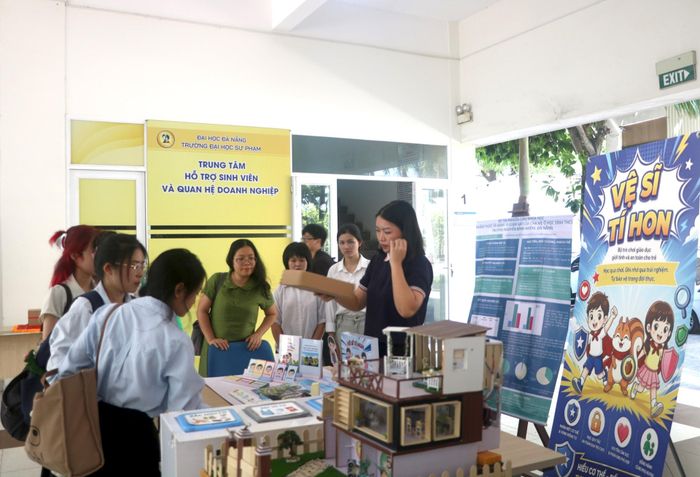 Nhiều dự án sinh viên được đánh giá tiếp cận tư duy khởi nghiệp theo hướng thực tiễn, nhìn nhận vấn đề của cộng đồng và giải quyết được nhu cầu của thị trường. Ảnh: VĂN HOÀNG