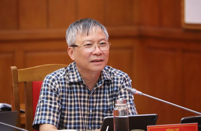 Chủ tịch HĐND thành phố Nguyễn Đức Dũng phát biểu tại buổi làm việc. Ảnh: NGỌC PHÚ