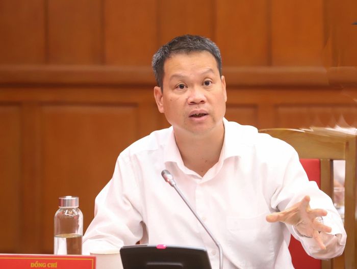 Chủ tịch UBND thành phố Nguyễn Mạnh Hùng phát biểu tại buổi làm việc. Ảnh: NGỌC PHÚ
