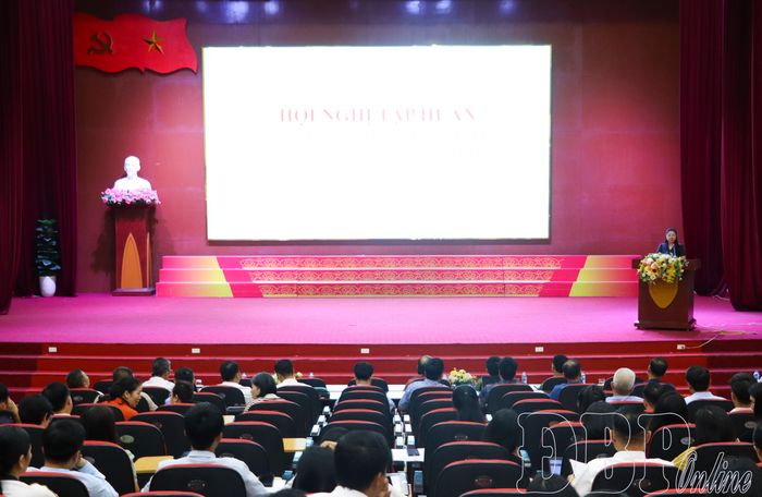 Toàn cảnh hội nghị.