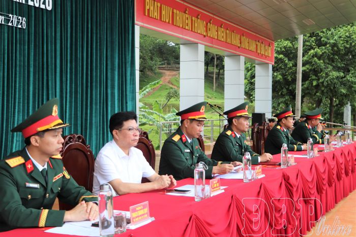 Các đại biểu dự buổi lễ.