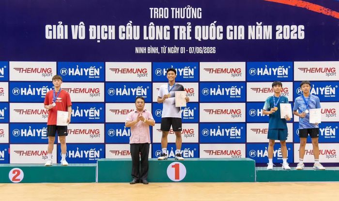 Các vận động viên đạt thứ hạng cao nội dung đơn nam. Ảnh: Liên đoàn Cầu lông Việt Nam