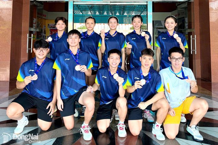 Đội tuyển trẻ cầu lông thành phố Đồng Nai giành huy chương đồng nội dung đồng đội nam - nữ hỗn hợp Giải vô địch cầu lông trẻ quốc gia năm 2026. Ảnh: ĐVCC