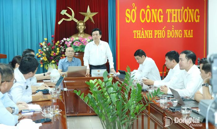 Thành ủy viên, Giám đốc Sở Công Thương Đồng Nai Vũ Ngọc Long phát biểu tại buổi làm việc. Ảnh: Vương Thế
