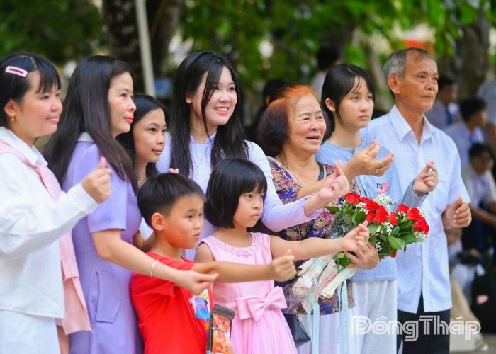 Lễ Tri ân và Trưởng thành là dấu ấn đẹp, kỷ niệm khó quên trong hành trang trưởng thành của 916 học sinh lớp 12 Trường THPT Nguyễn Đình Chiểu.