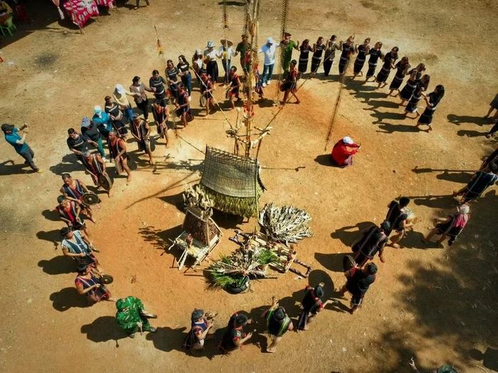 Không gian văn hóa cồng chiêng Tây Nguyên là kiệt tác di sản truyền khẩu và di sản văn hóa phi vật thể của nhân loại, được UNESCO ghi danh vào ngày 25/11/2005. Ảnh minh họa