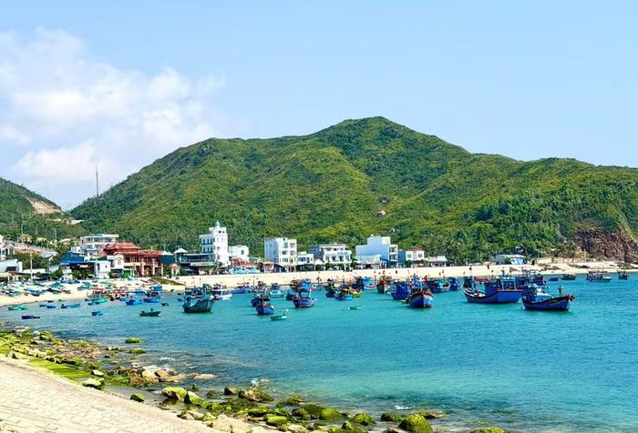  Du lịch biển là một lợi thế nổi bật của phố biển Quy Nhơn. Ảnh: Phương Vi 
