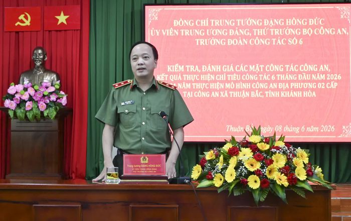 Đồng chí Đặng Hồng Đức phát biểu chỉ đạo tại buổi làm việc.
