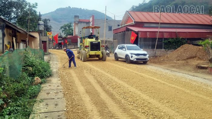 Các đơn vị thi công đang tranh thủ điều kiện thời tiết thuận lợi để đẩy nhanh tiến độ triển khai các hạng mục công trình.