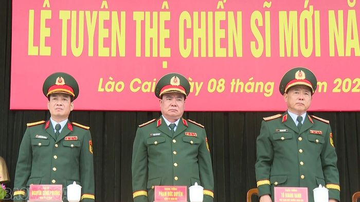 Các đại biểu tham dự lễ tuyên thệ.