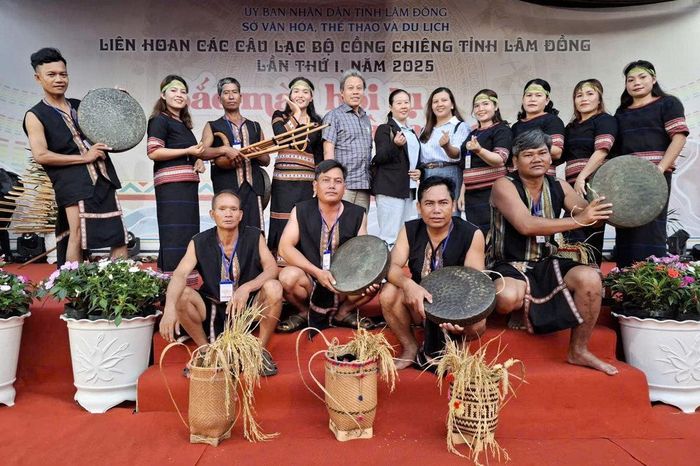 Đội cồng chiêng Đông Giang tham gia Liên hoan các câu lạc bộ cồng chiêng tỉnh Lâm Đồng