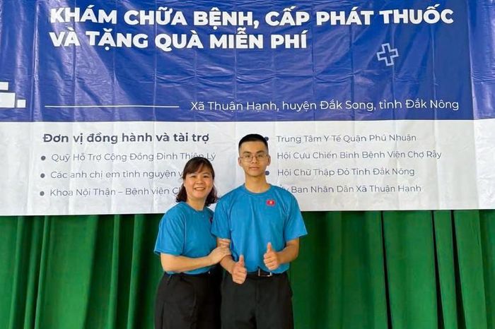 Ngoài học giỏi, Nguyễn Quang Bảo còn tích cực tham gia các hoạt động xã hội, từ thiện