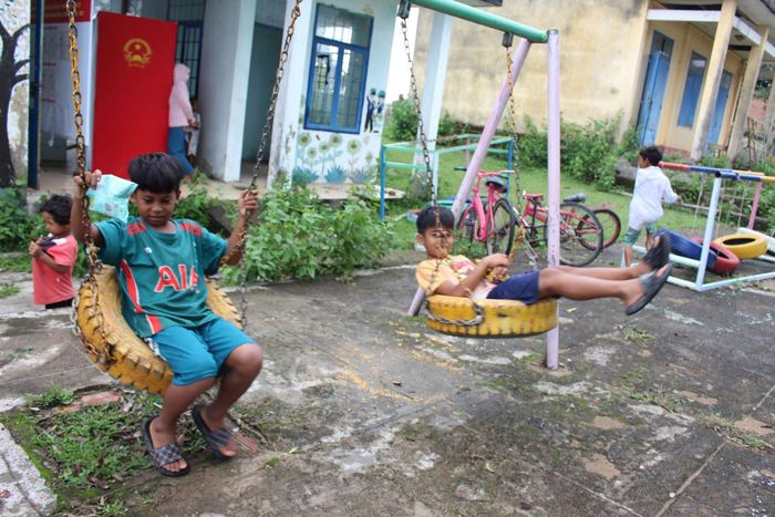 Cần thêm nhiều sân chơi cho trẻ vùng cao