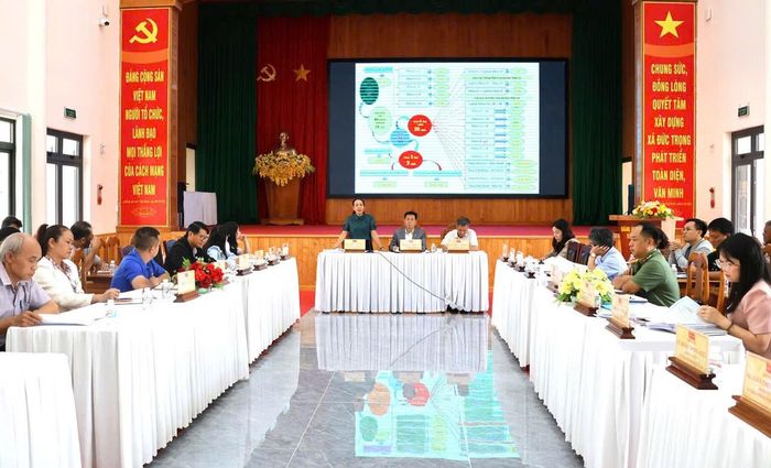 Xã Đức Trọng lấy ý kiến Nhân dân về việc sắp xếp, sáp nhập các thôn