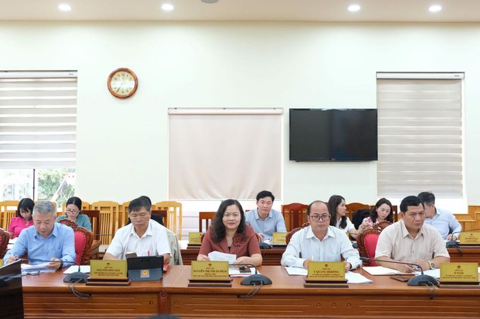 Các đại biểu dự phiên họp