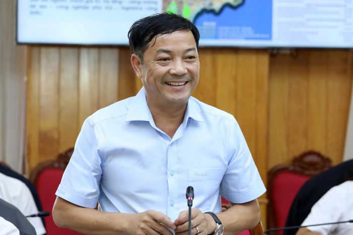 Ủy viên Ban Thường vụ Tỉnh ủy, Phó Chủ tịch Thường trực UBND tỉnh Lê Trọng Yên yêu cầu nhà đầu tư tập trung vào các dự án trên tinh thần “dự án nào dễ làm trước, khó làm sau”
